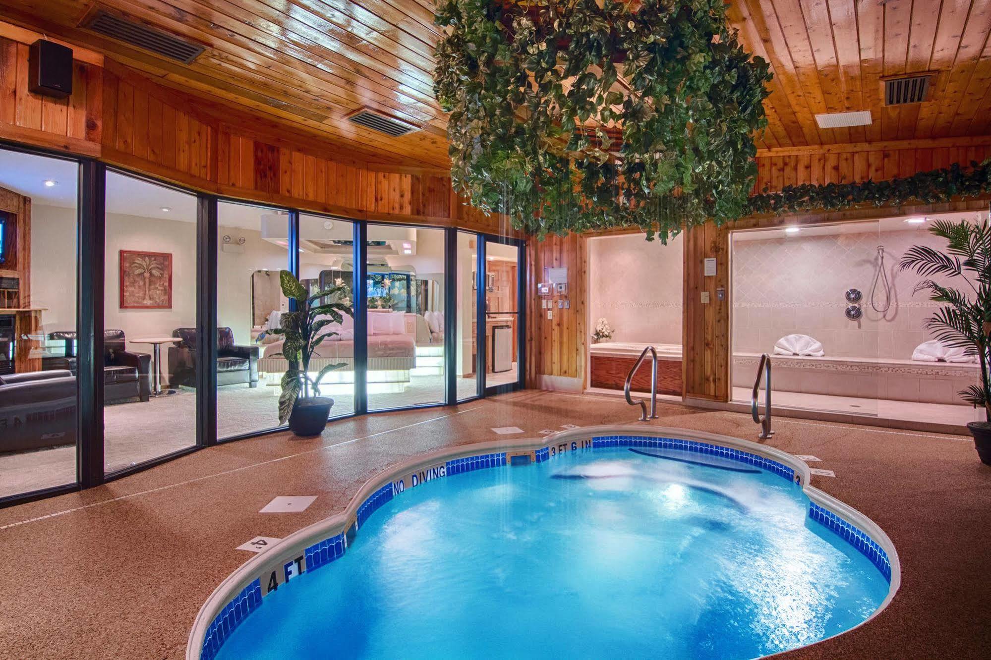 Sybaris Pool Suites - Indianapolis Bagian luar foto