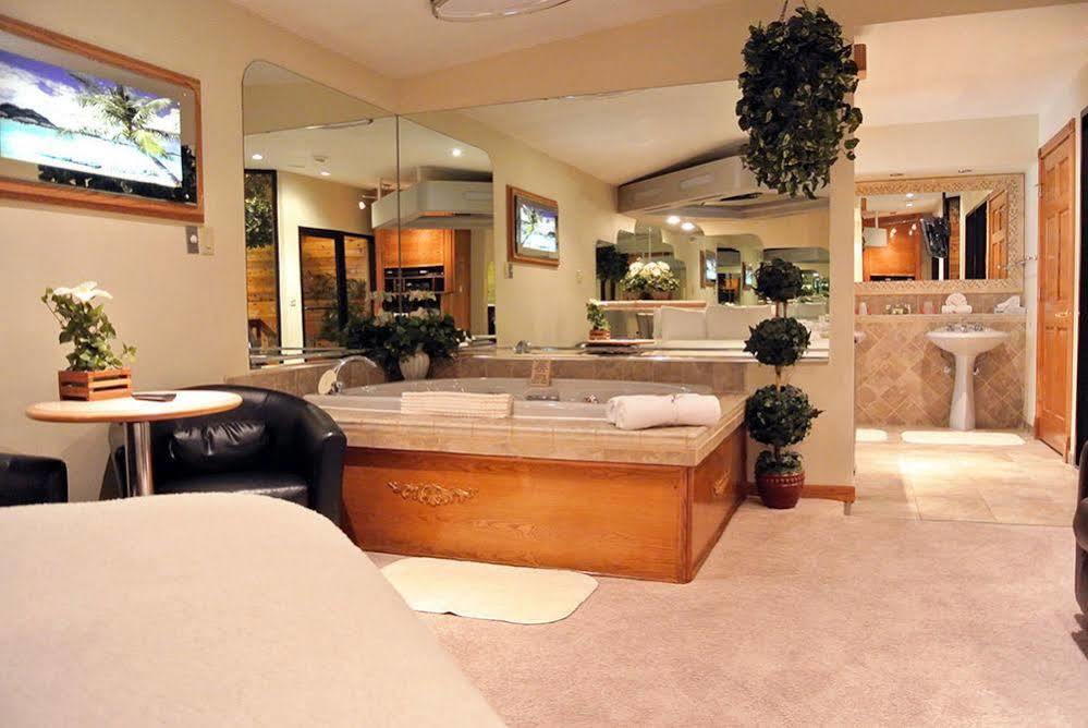 Sybaris Pool Suites - Indianapolis Bagian luar foto